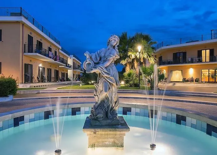 Hotel Royals Gate 4*