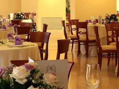 Hotel Royals Gate 4*