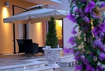 Hotel Royals Gate 4*