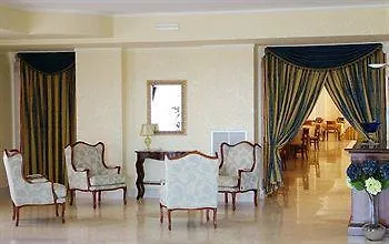 Royals Gate 4*