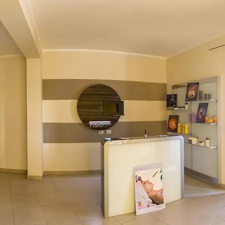 Hotel Royals Gate 4*