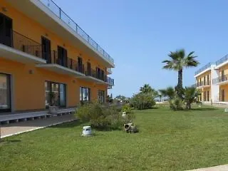 Royals Gate Hotel