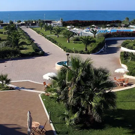 Hotel Royals Gate 4*