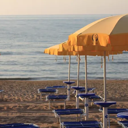 Hotel Royals Gate 4*